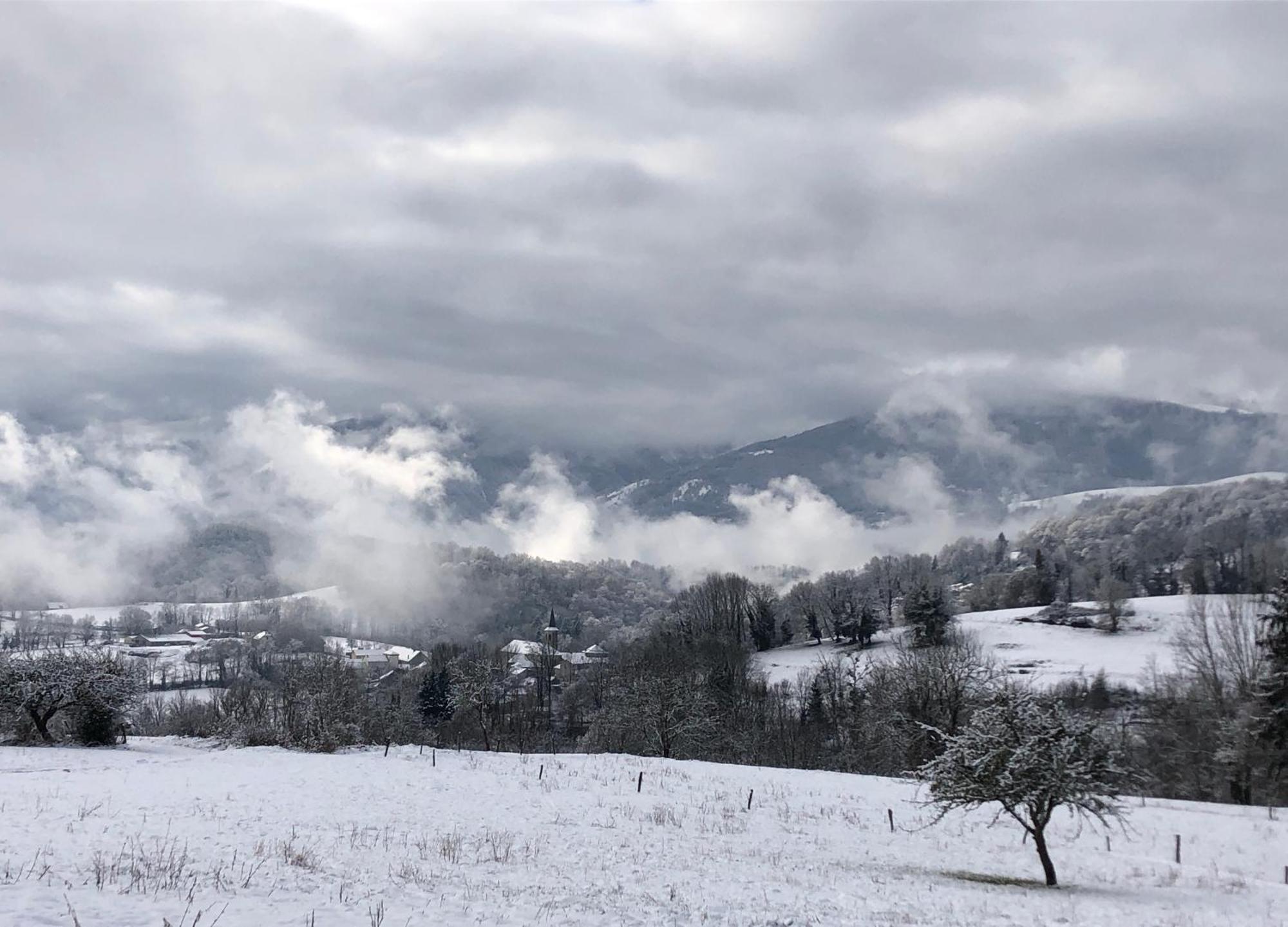 מלון Soulan  Fenetre Sur Les Pyrenees מראה חיצוני תמונה